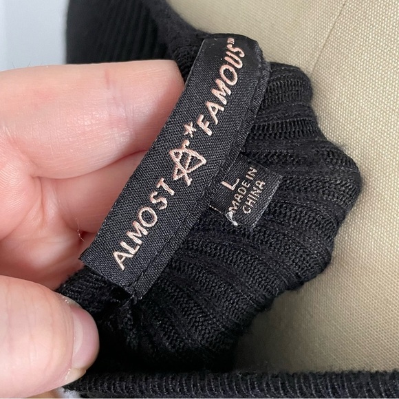 Almost Famous Ribbed Cut-Out Long Sleeve Dress- Black- Size Large - Picture 7 of 7